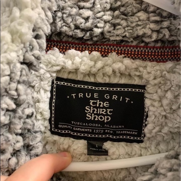 Women’s True Grit Pullover - Picture 2 of 2